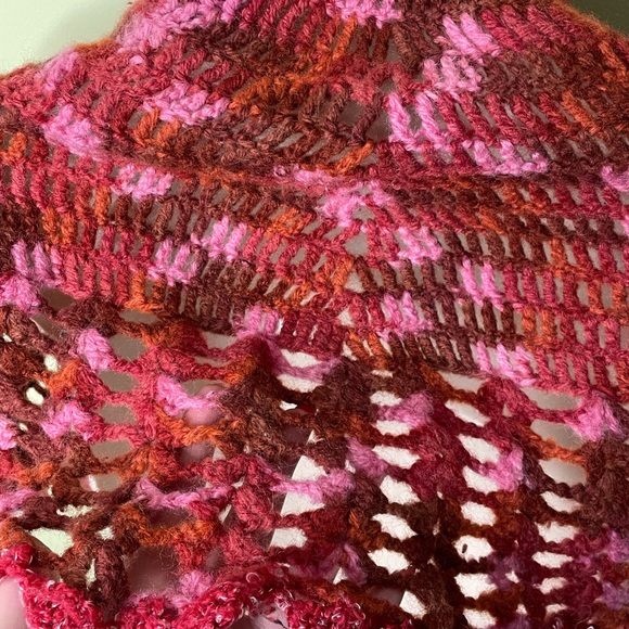 Knitted wrap poncho - Picture 2 of 3